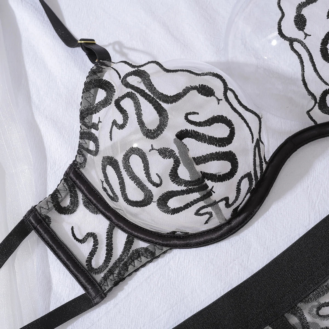 Zestaw bielizny z motywem węża