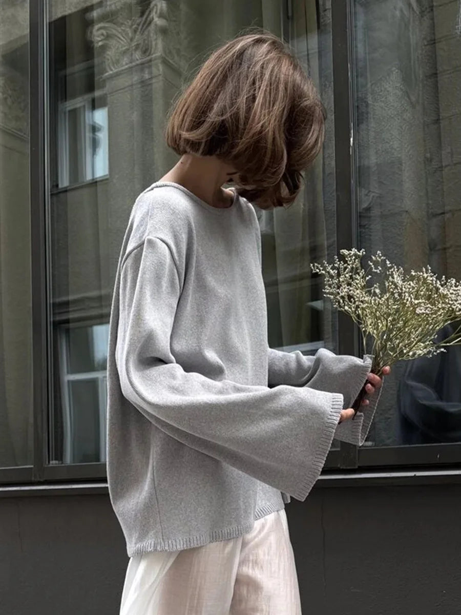 Sweter damski z odkrytymi plecami