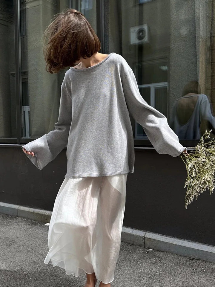 Sweter damski z odkrytymi plecami