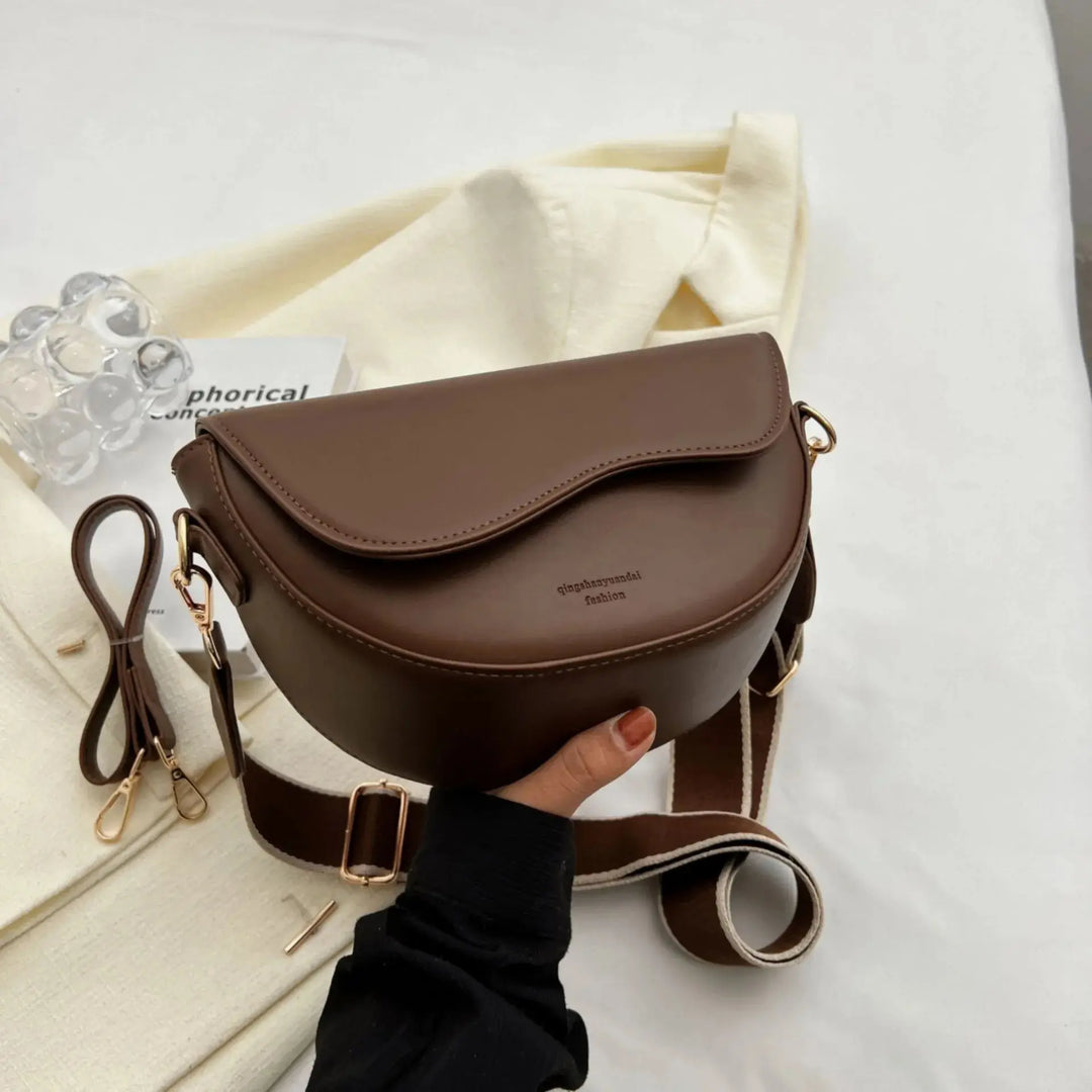 Mała torba crossbody z szerokim paskiem