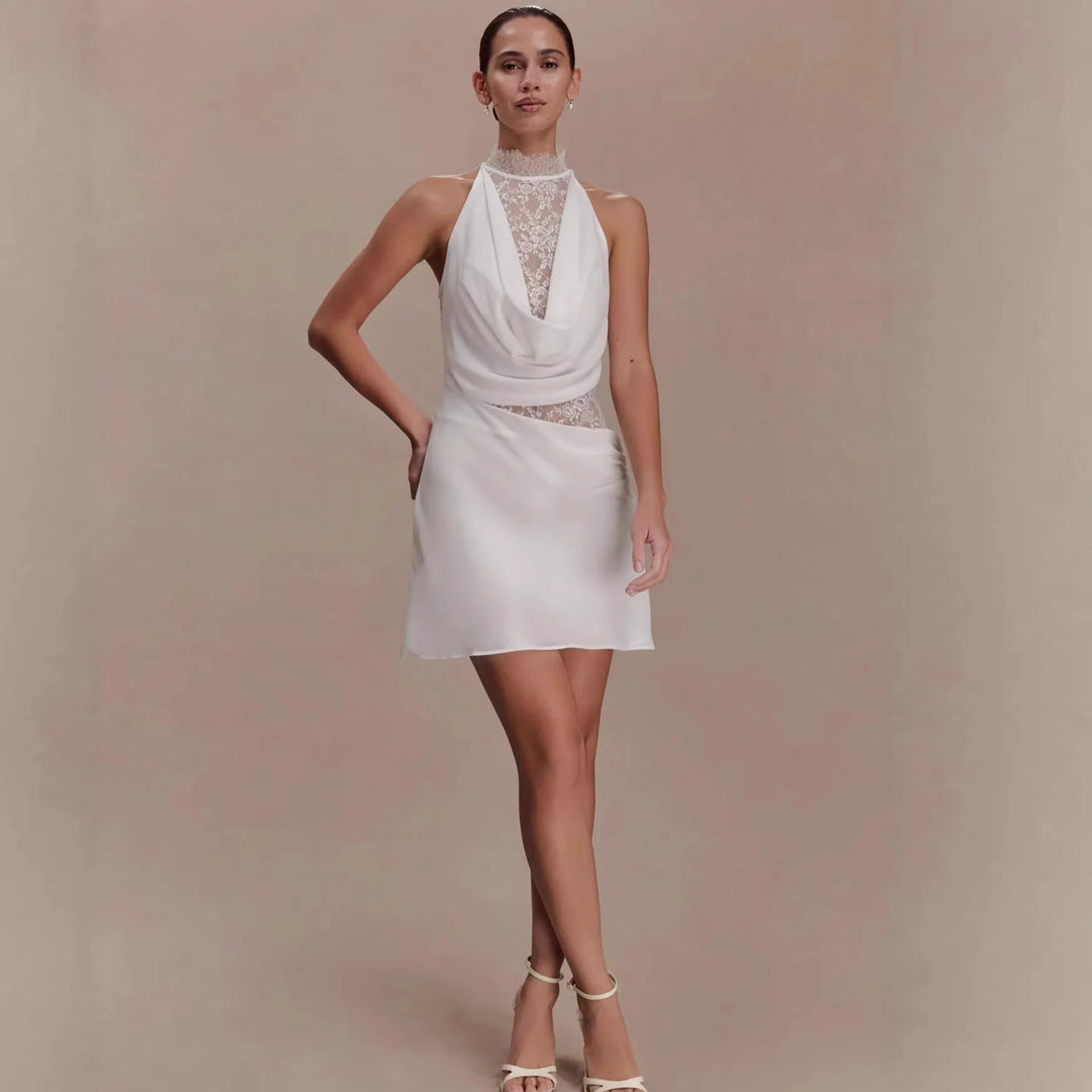 Elegancka sukienka mini z koronkowymi elementami