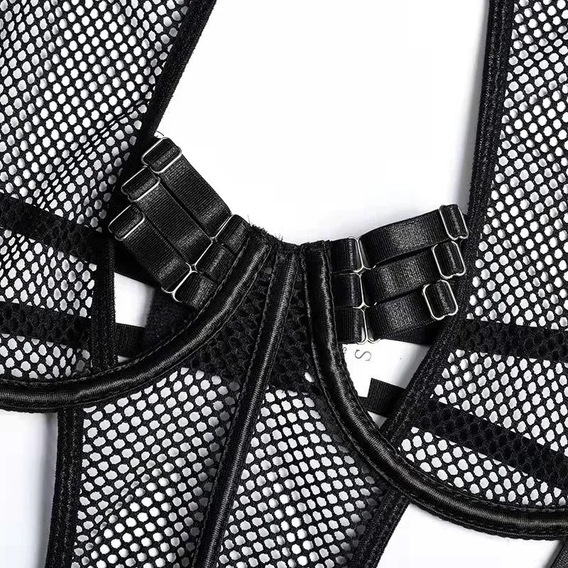 Siateczkowy komplet bielizny z wycięciami