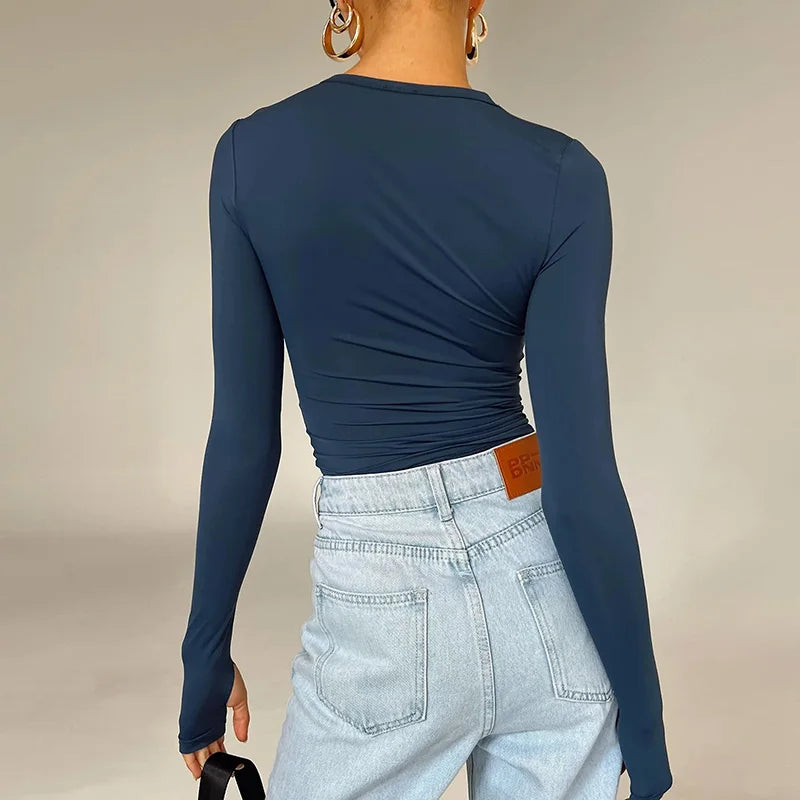 Damska bluzka z otworami na kciuk