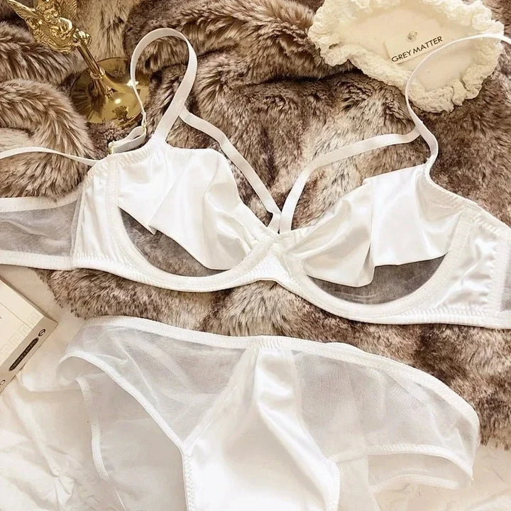 Regulowany satynowy komplet bielizny