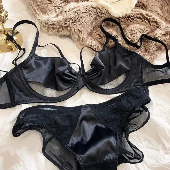 Regulowany satynowy komplet bielizny