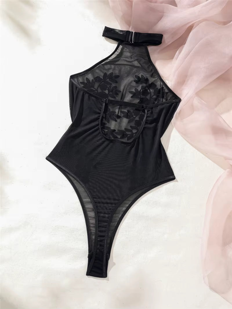 Siateczkowe body ze wstawką na biuście