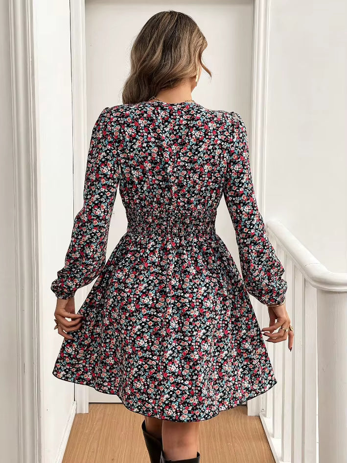 Sukienka na długi rękaw z bufkami w kwiecisty wzór