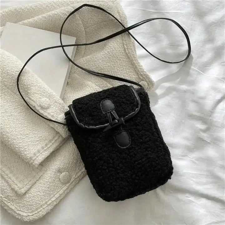 Torebka na telefon baranek