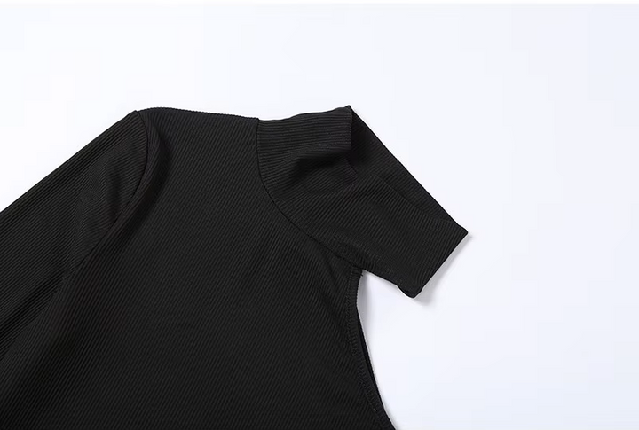 Body z rękawem i chokerem