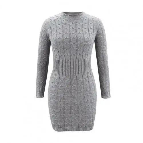 Krótka dzianinowa sukienka w warkoczowy splot