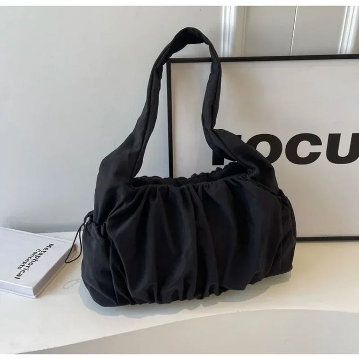 Nylonowa torebka na ramię z marszczeniami