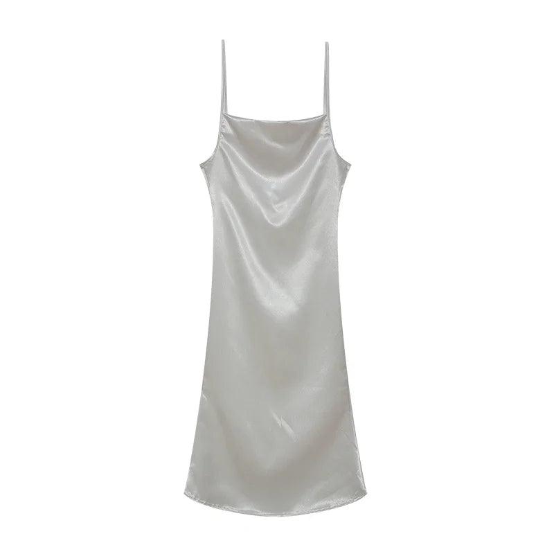 Satynowa sukienka maxi