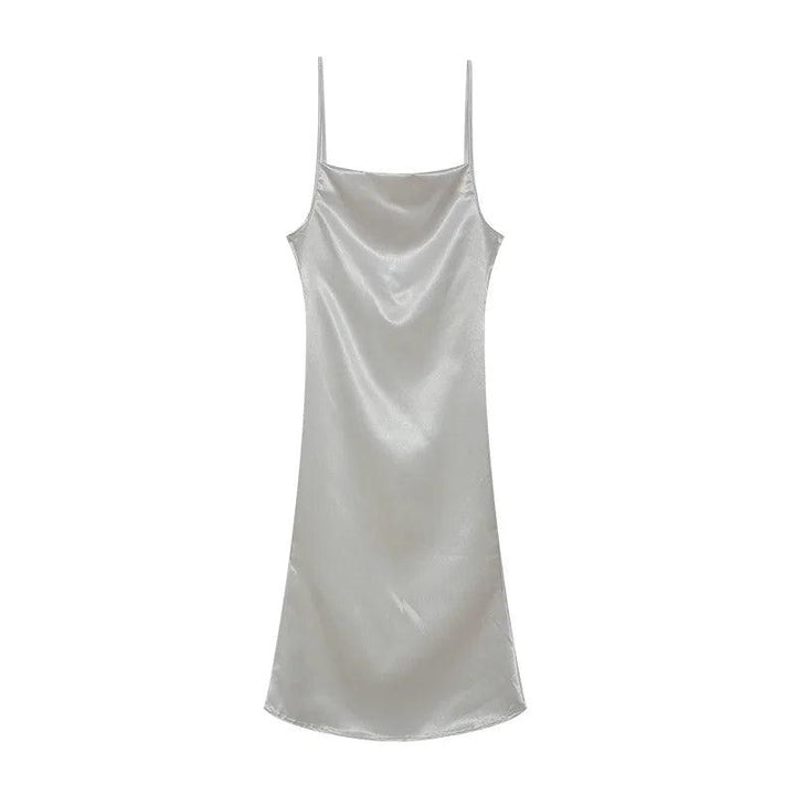 Satynowa sukienka maxi